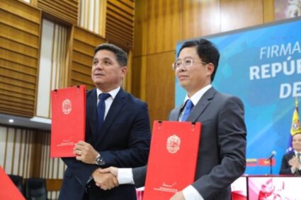 Gobierno venezolano firmó 5 acuerdos de producción agrícola, petrolera y gasífera con Vietnam