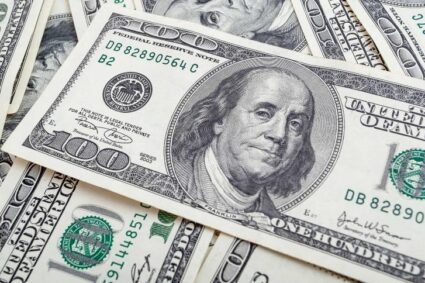 El dólar en Venezuela tuvo un incremento del 5,20% durante la semana, abrirá en 216,37 el próximo lunes
