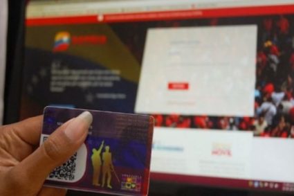 Pagan bono de Corresponsabilidad y Formación a trabajadores de empresas estratégicas por más de Bs. 20.000