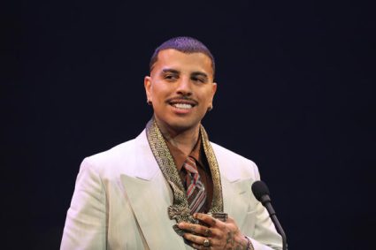 Rauw Alejandro quiere poner la bandera de la cultura latina «bien en alto»