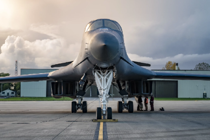 Aviones bombarderos B-1B de EEUU sobrevuelan cerca de las costas venezolanas