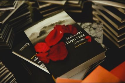 Tarek William Saab | ‘Soñando El Largo Viaje’: ¡45 años de poesía resumidos en una obra inevitable!