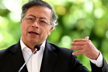 Gustavo Petro rechaza presencia de aviones de EEUU cerca de Venezuela