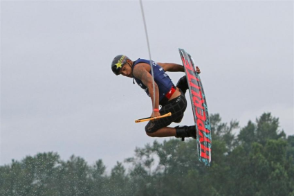 La Adrenalina Inagotable: Wakeboard, Parkour y la Búsqueda Constante de Límites y Nuevos Escenarios por Jesús Emilio Vásquez Quintero