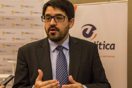 El economista Asdrúbal Oliveros considera clave la flexibilización de sanciones al sistema bancario