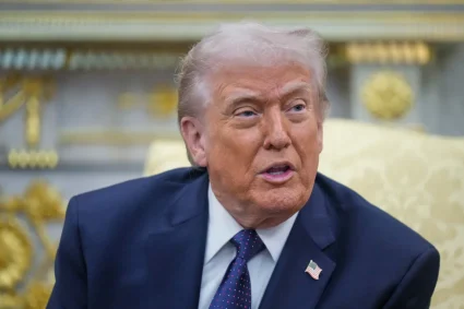 EEUU escoltará barcos fuera del estrecho de Ormuz a partir de este lunes, informó Donald Trump
