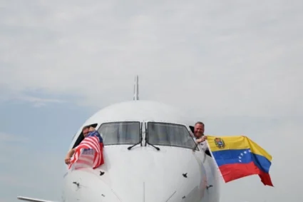 Aterriza en Venezuela el primer vuelo comercial directo de EE.UU. tras 7 años de suspensión