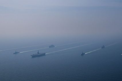 Estados Unidos extiende el alto el fuego con Irán para seguir negociando pero mantiene el bloqueo naval