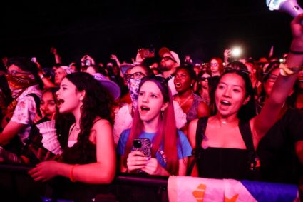 Coachella abre espacio a experiencias sin pantallas en respuesta a la fatiga digital