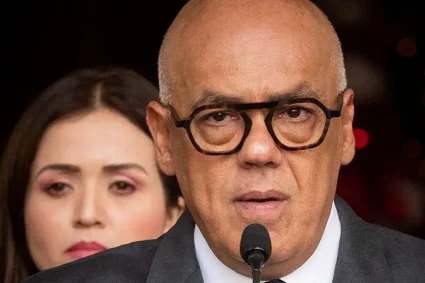 Jorge Rodríguez asegura que el racismo es un “karma para el espíritu” de quienes lo expresan