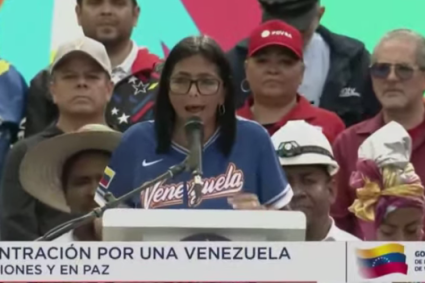 Ingreso mínimo integral a 240 dólares y pensiones a 70 dólares