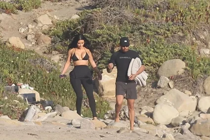 Kim Kardashian y Lewis Hamilton fueron vistos manoseándose en exceso durante cita playera