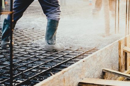 Mallas de acero: El tejido invisible que sostiene las grandes obras