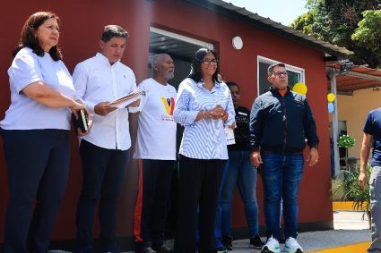 Delcy Rodríguez ordena tomar fondos que están desbloqueando del FMI para ‘culminar viviendas’