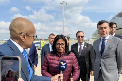 Delcy Rodríguez llegó a La Haya para defender la Guayana Esequiba