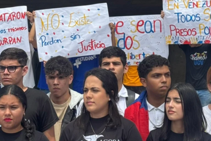 Estudiantes en la UCV protestan por la liberación de los presos políticos