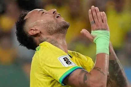 Neymar sufre una lesión más grave de lo previsto