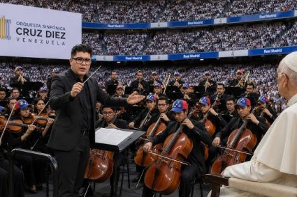 Orquesta Carlos Cruz Diez vibra en el Bernabéu durante encuentro con el papa León XIV