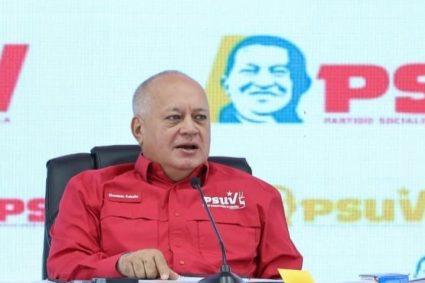 Con ellos no está planteado nada y con ella menos