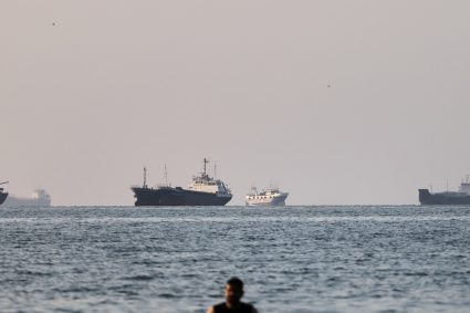Embarcaciones iraníes han logrado atravesar bloque naval estadounidense en el Estrecho de Ormuz