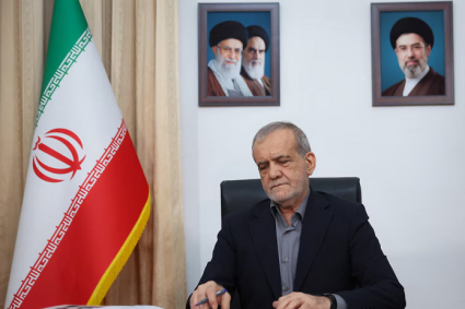 El régimen de Irán descarta fabricar armas nucleares pero advierte que no renunciaran al enriquecimiento de uranio