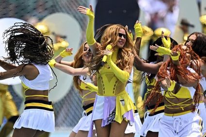 El show inaugural del Mundial duplicó la audiencia del Super Bowl