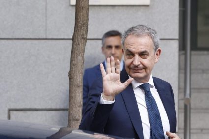 Juez español rechaza retirar pasaporte a Rodríguez Zapatero y no impone cautelares