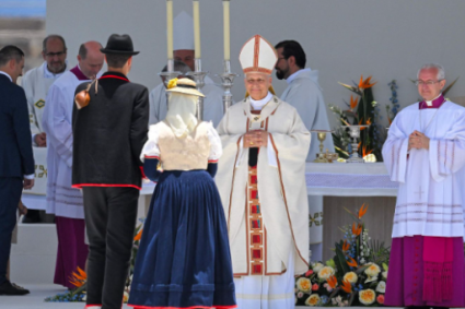 el papa León XIV se despide de España en Tenerife