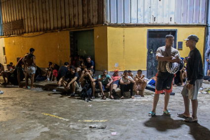 «Queremos una vida mejor que en Marruecos», miles de migrantes vagan por Ceuta