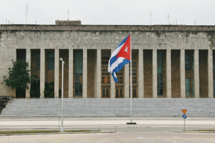 El régimen cubano flexibilizó el sector privado y las importaciones en medio de la crisis humanitaria