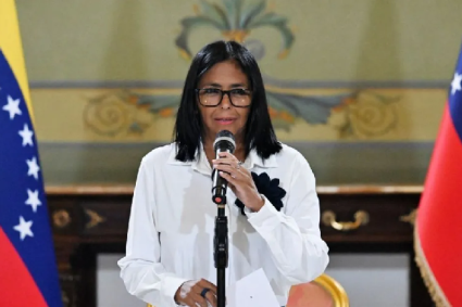 La presidenta (e) Delcy Rodríguez ascendió a 894 militares de la Guardia de Honor Presidencial y la Dgcim