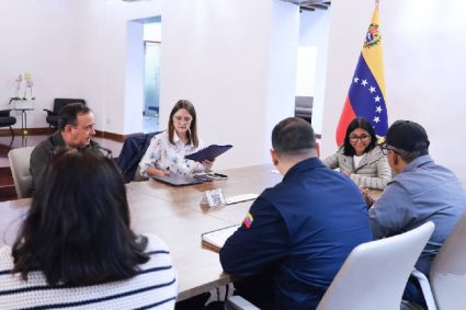 Presidenta Rodríguez abordó temas críticos con Estado Mayor Eléctrico tras eventos sísmicos