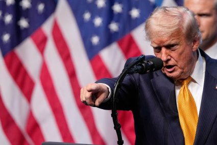 Trump amenaza a Irán, promete la destrucción total si es asesinado