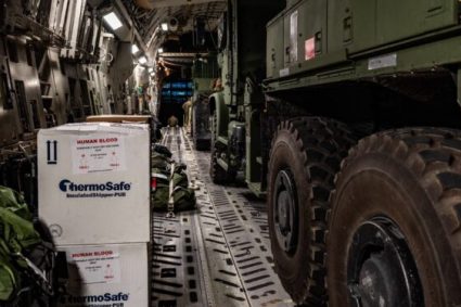 Llega a Venezuela unidad logística de EEUU con vehículos todoterreno y ambulancias militares