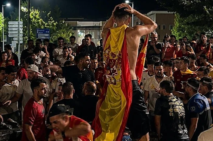 Muere un niño en Salamanca tras el colapso de una fuente donde celebraban
