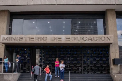 Ministerio de Educación retoma atención presencial al público en su sede principal