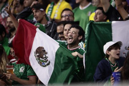 El Azteca retumba con un «No están solos» para Venezuela
