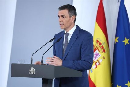 Pedro Sánchez evalúa reformar la ley de extranjería para agilizar repatriaciones tras llegada masiva a Ceuta
