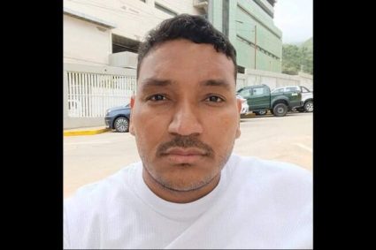 La Increíble historia de un venezolano deportado de EEUU que sobrevivió a dos tragedias en La Guaira